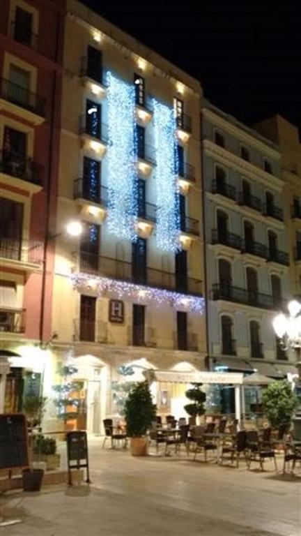 Hotel Placa De La Font Tarragona Zewnętrze zdjęcie