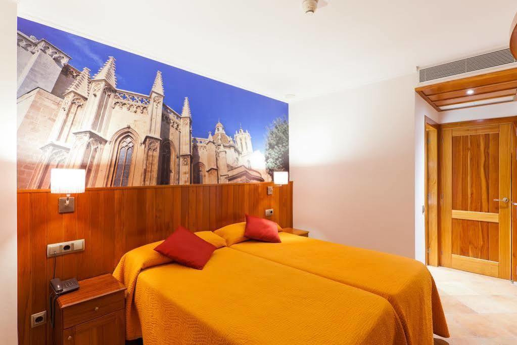 Hotel Placa De La Font Tarragona Zewnętrze zdjęcie